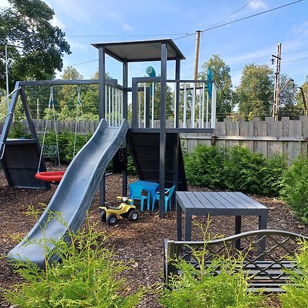 Green Garden & Private Parking Apartments With Playground Riga Extérieur photo