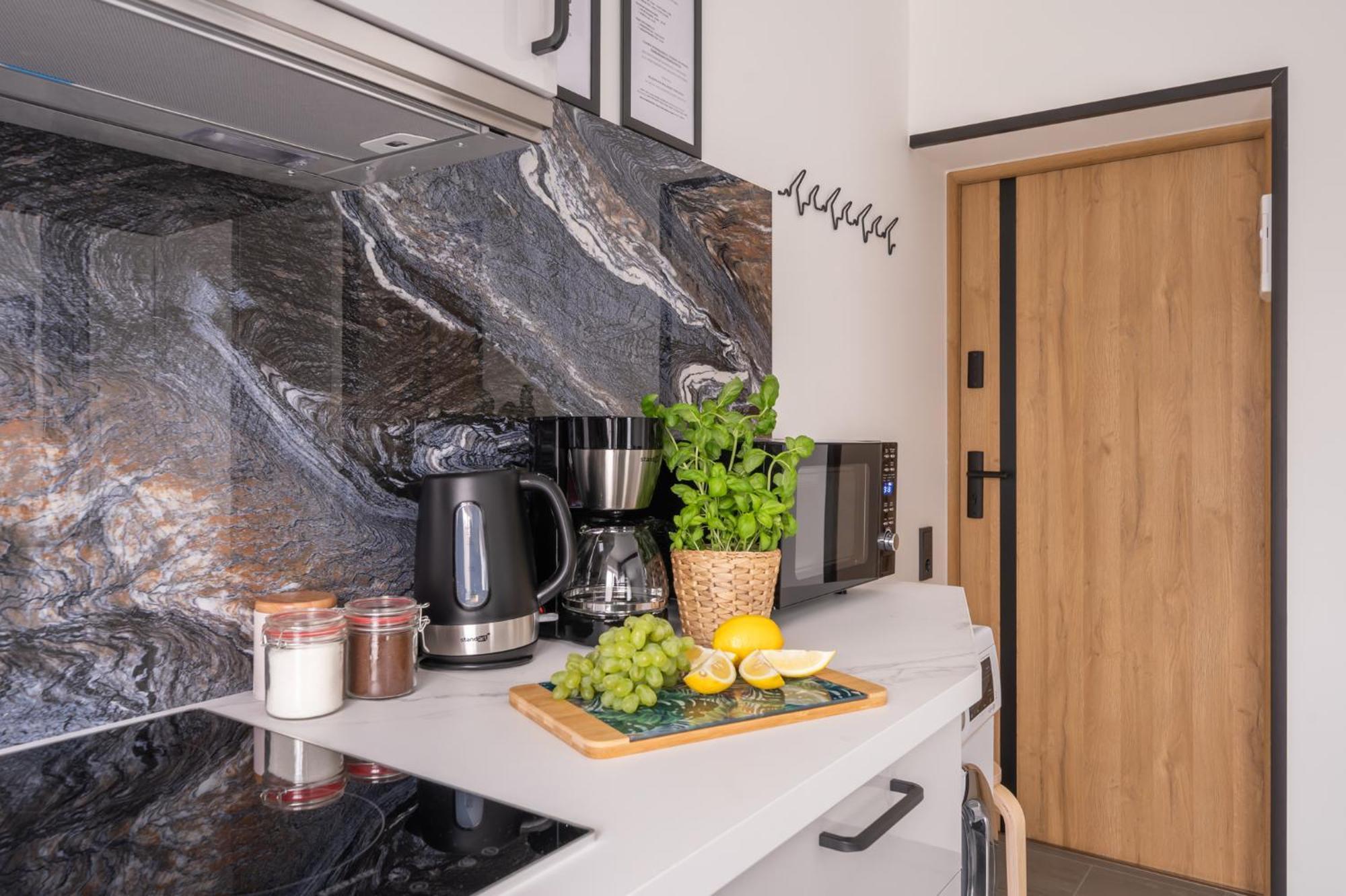 Green Garden & Private Parking Apartments With Playground Riga Extérieur photo