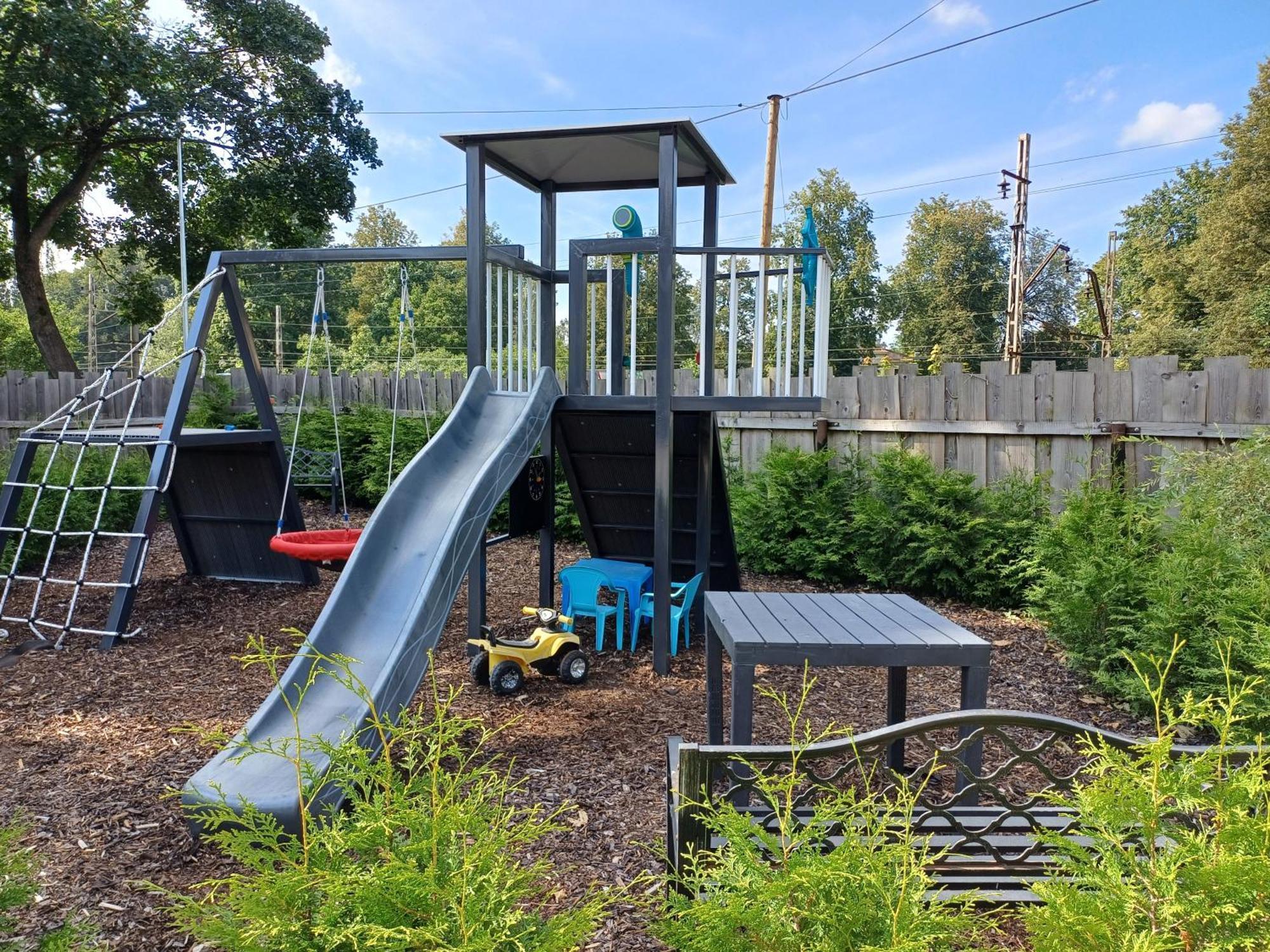 Green Garden & Private Parking Apartments With Playground Riga Extérieur photo